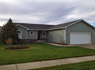 5004 Hilltop Dr, Pasco, WA 99301
