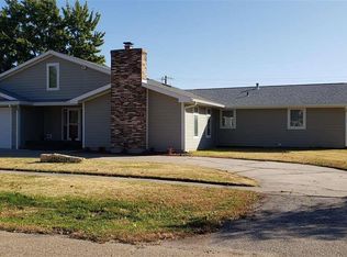 110 Pearl St, Rossville, KS 66533