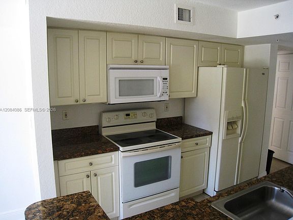 5th image of 21000 SW 87th Ave APT 101