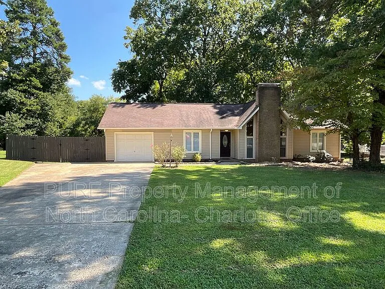 1226 Grace Meadow Dr — Photo 2