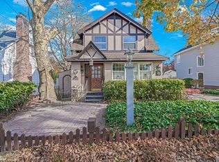 46-11 245th St #1, Little Neck, NY 11362