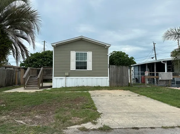2139 Orange Dr, Holiday, FL 34691
