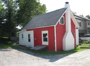 517 Pearl St, Crystal, MI 48818