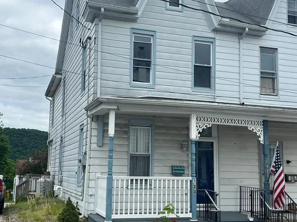 122 E Market St, Schuylkill Haven, PA 17972