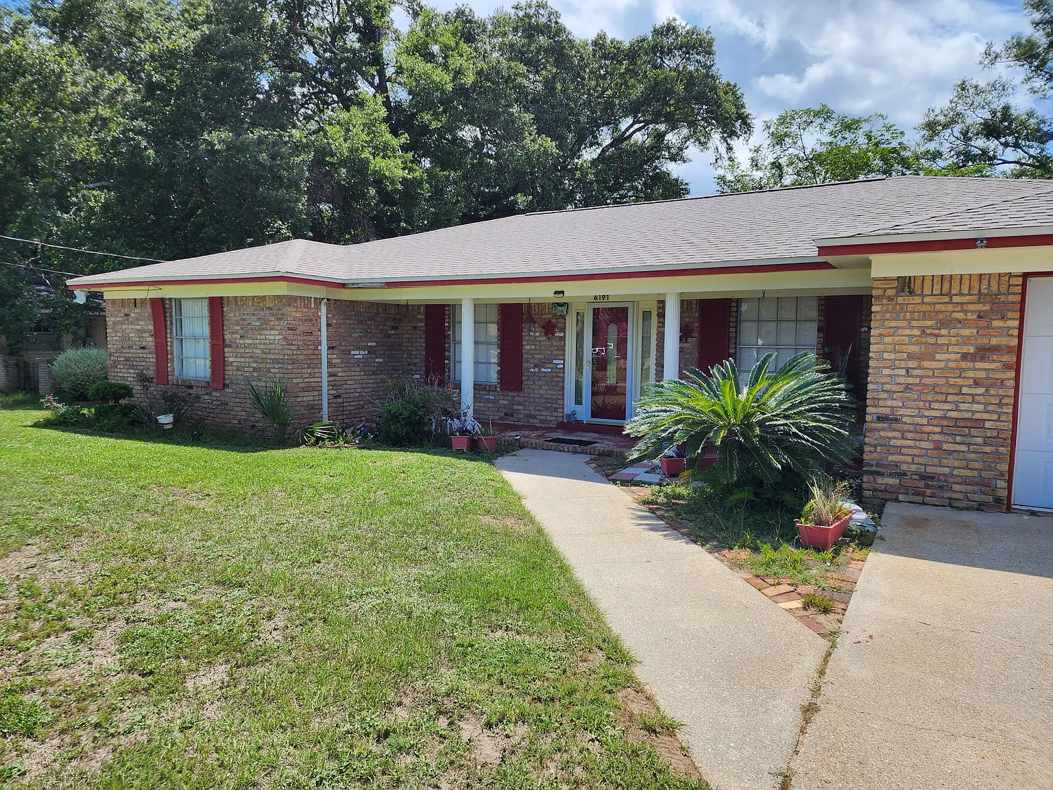 3 bed, 2007 sqft, $2,300 — Photo 2