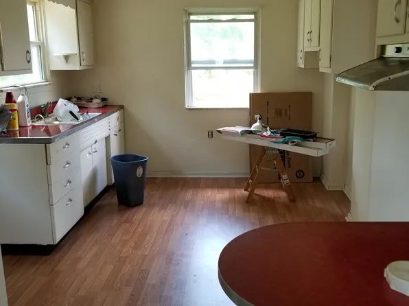 1911 Gay Ave, Greensburg, PA 15601