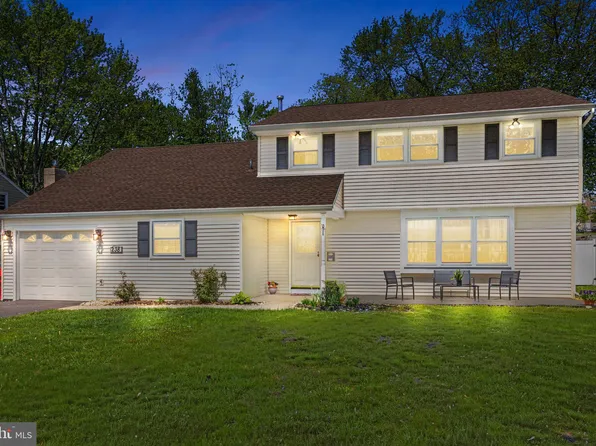 238 Centennial Rd, Warminster, PA 18974