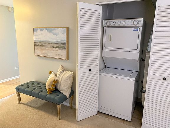 4th image of 410 W Mahogany Ct Unit 608
