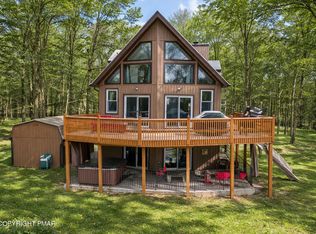 3112 Spring Ct, Bushkill, PA 18324