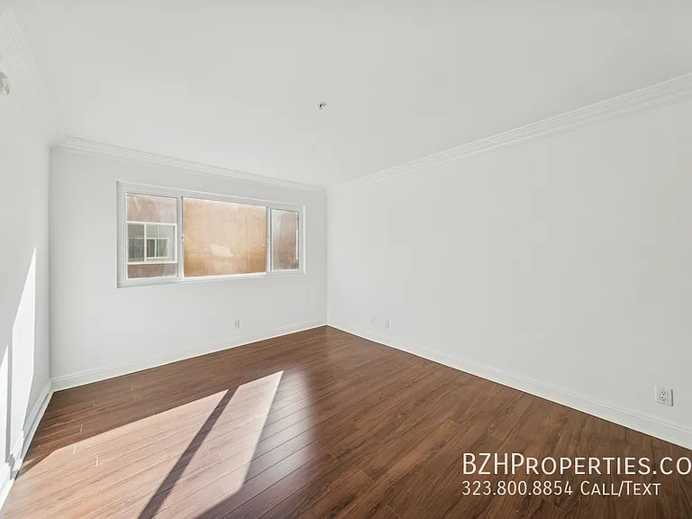 1508 Greenfield Ave — Photo 16