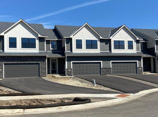 18133 Gavel Ln, Lakeville, MN 55044