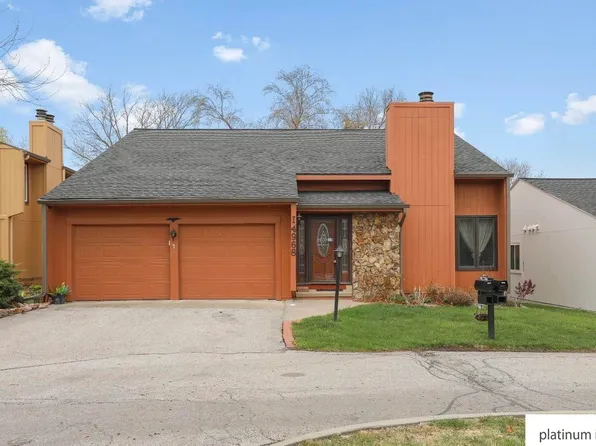 14968 Weir Plz #20-A, Omaha, NE 68137