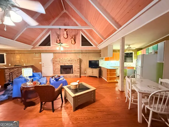 506 Rockville Springs Dr, Eatonton, GA 31024