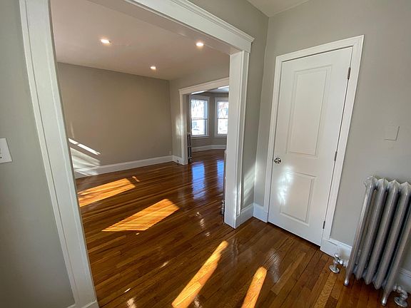 Foyer / Entry 31 Dent St