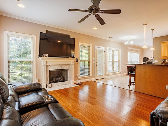 2nd image of 121 Waterford Cove Dr