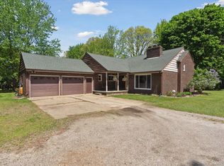 1698 Woodbine Dr, Lapeer, MI 48446