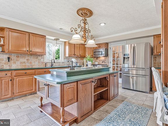 2nd image of 6400 Casey Way