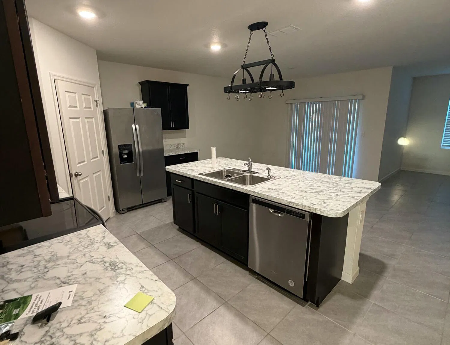 4 bed, 2.0 bath, 1830 sqft, $2,200 — Photo 3