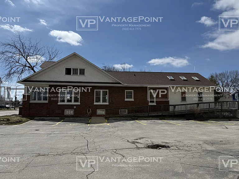 447 S Commercial St #1 — Photo 25