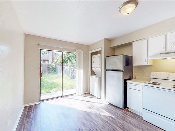 5th image of 307 Manuel Dr APT A