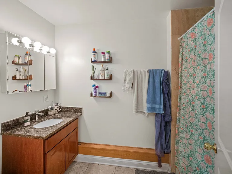 3115 N Sheffield Ave — Photo 15