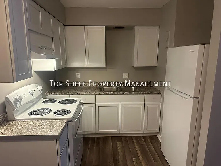 3119 Grand Ave #10 — Photo 3