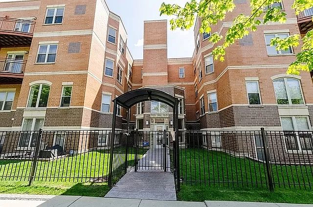 1st image of 6015 N Mozart St APT 303