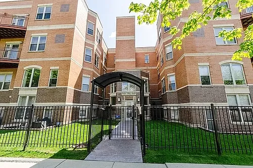 6015 N Mozart St #303 Photo 1