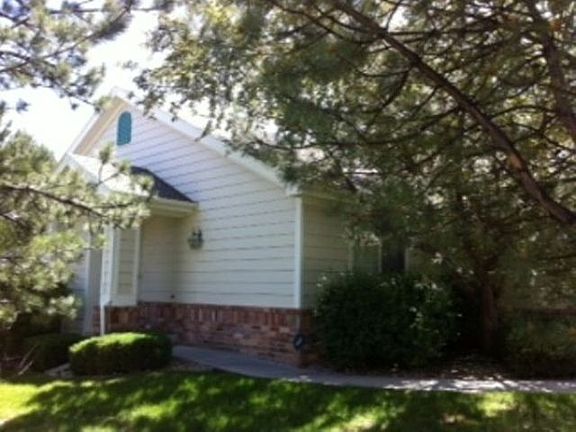 Ranch, end unit townhome