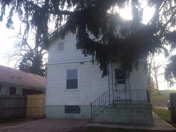 2nd image of 2360 Quatman Ave