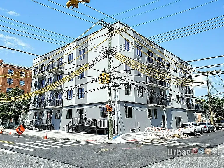 381 De Witt Ave #403 — Photo 10
