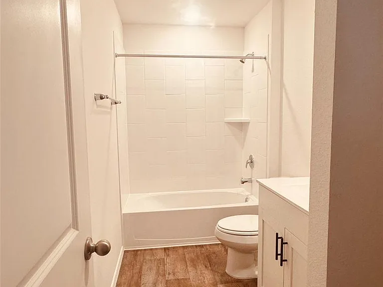 3019 Holland Lakes Dr S — Photo 12