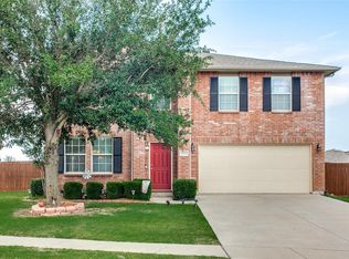 1384 Hillside Dr, Burleson, TX 76028