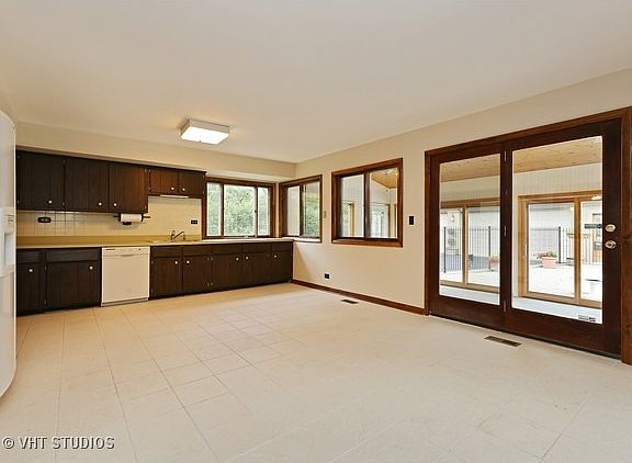 5th image of 8206 S Garfield Ave
