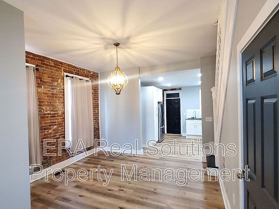 4th image of 211 Avondale Ave