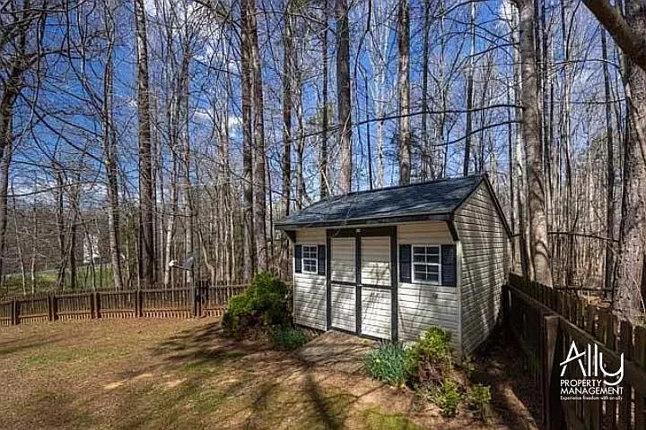 170 W Rosewood Dr — Photo 29