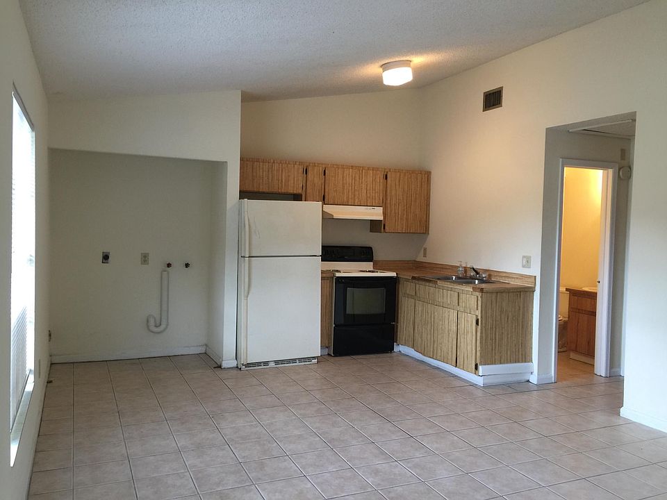 2nd image of 2308 N Fremont Ave #B