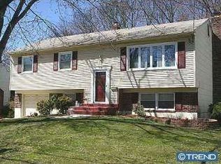 203 Winston Rd, Mount Laurel, NJ 08054