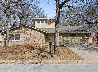 1113 Woodridge Dr, Azle, TX 76020