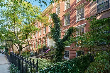 453 West 24th Street  image 1 of 25