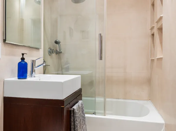 321 East 89th Street image 4 of 10