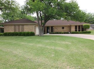 409 Lake Louise Ct, Fort Worth, TX 76103