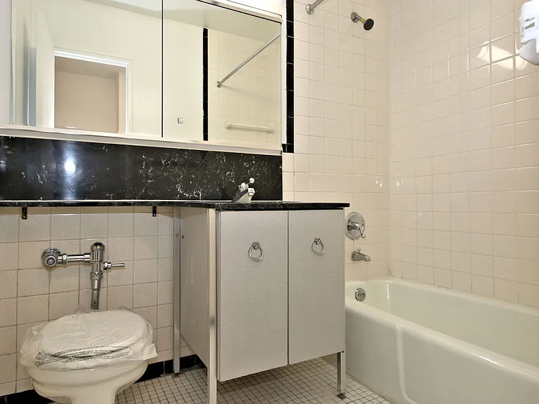 Apartment for Rent — Photo 8