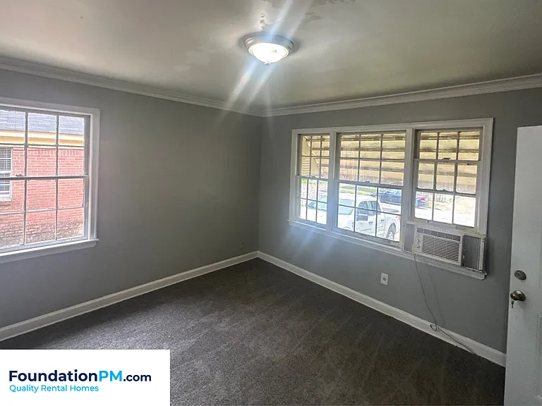 3326 Rosamond Ave — Photo 13