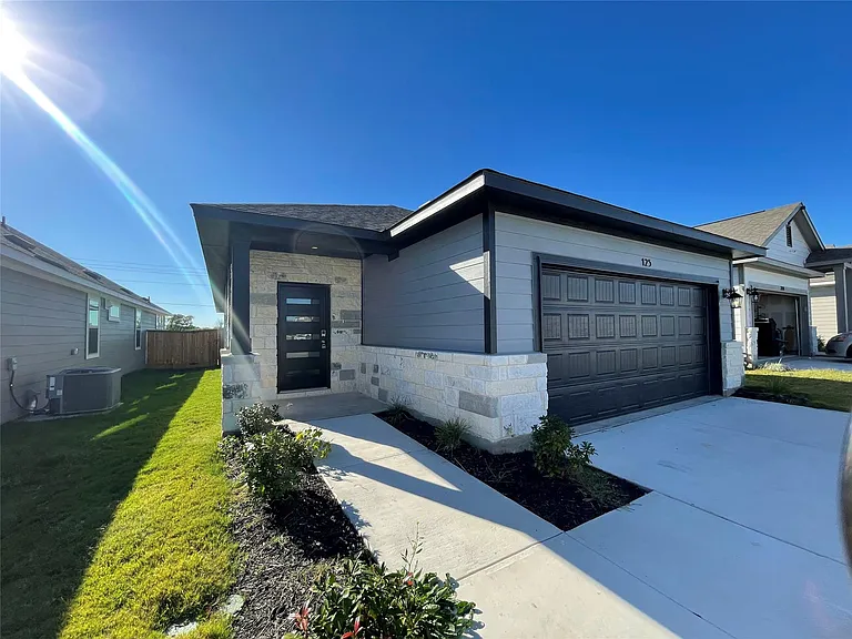 125 Unforgiven Ln — Photo 1