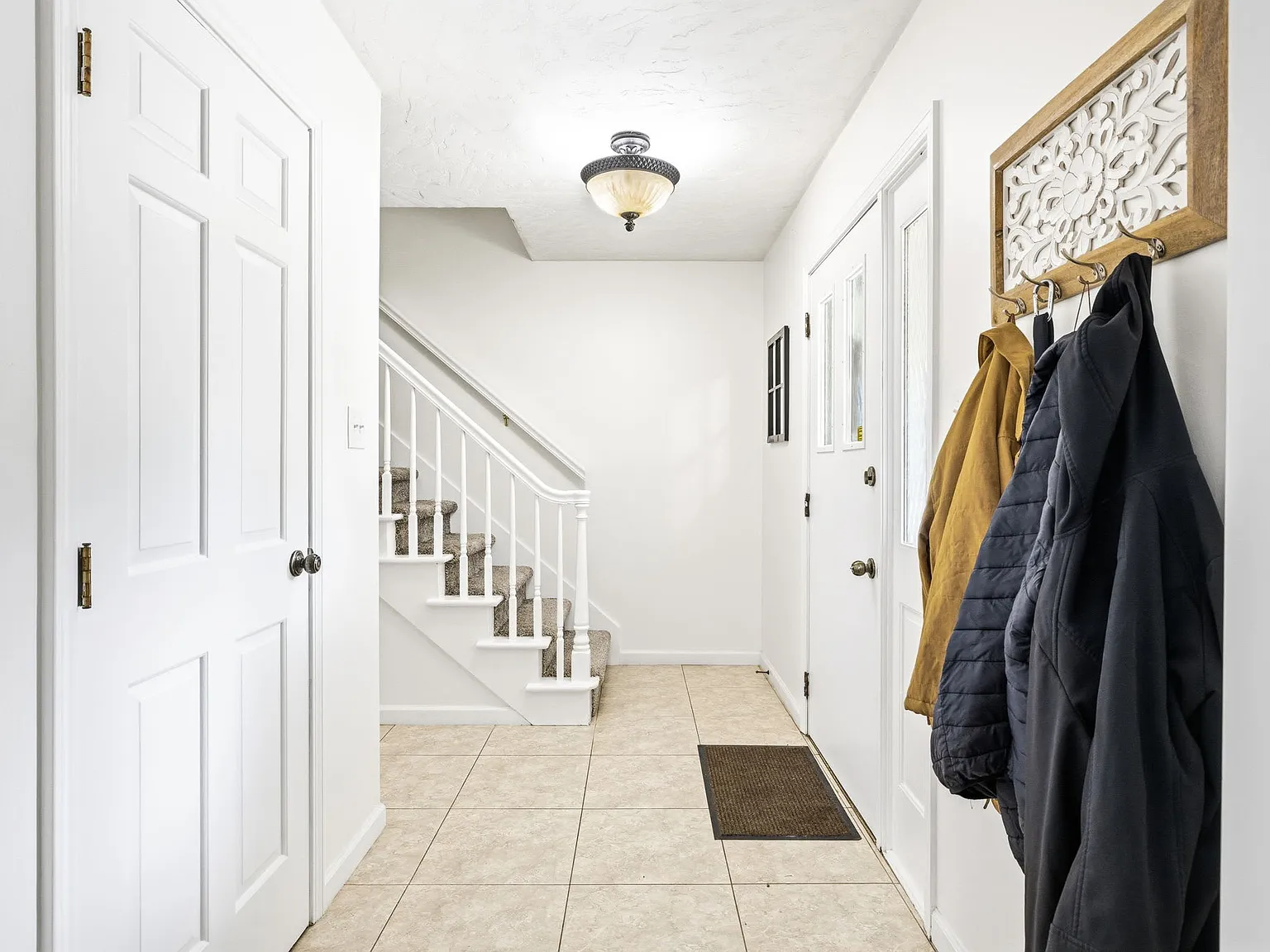 4 bed, $3,900 — Photo 2