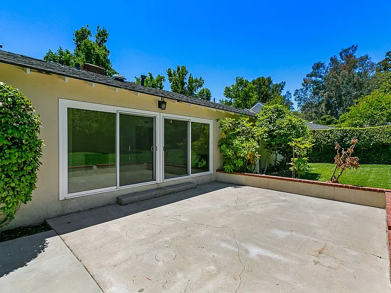 1325 Lomay Pl — Photo 16