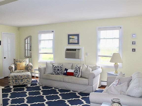 3rd image of 11 36th St #11