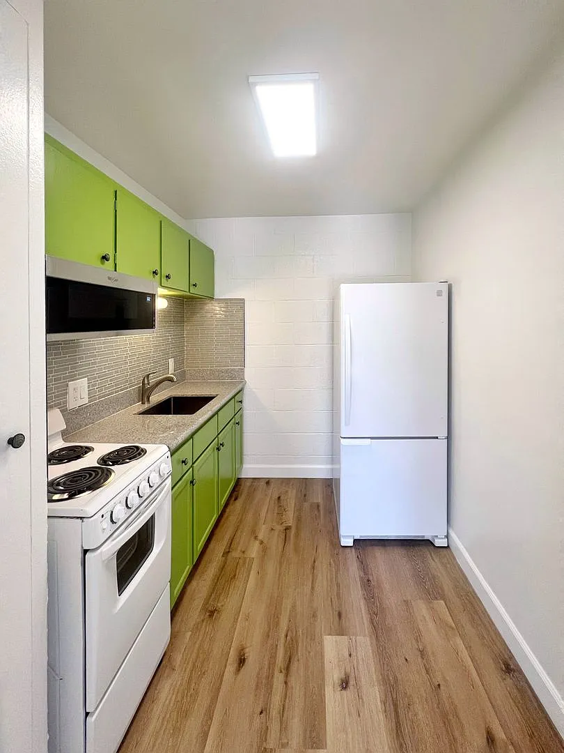 630 Sinclair — Photo 4