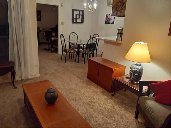 Lovely 2 bedroom, new carpet with a large balcony area. Breakfast bar and nice sized kitchen to enjoy.